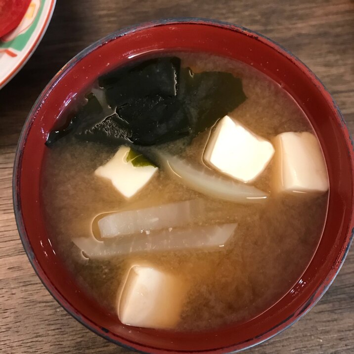 大根と豆腐とわかめの味噌汁